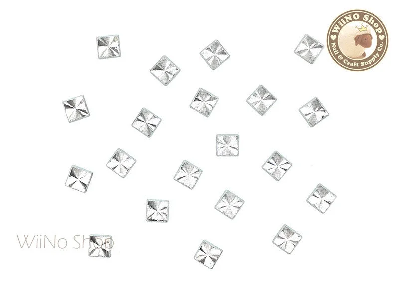 Protective nail topper-4mm Silver Square Concentric Pattern Metal Studs - 10 pcs