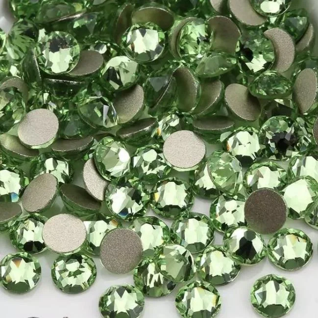 Matte nail gel topper-Peridot Rhinestones